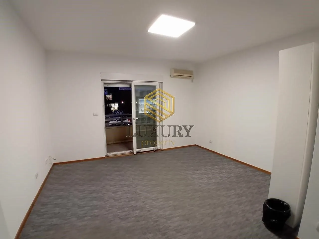 Sale, office space, 30m², City Kvart, Podgorica