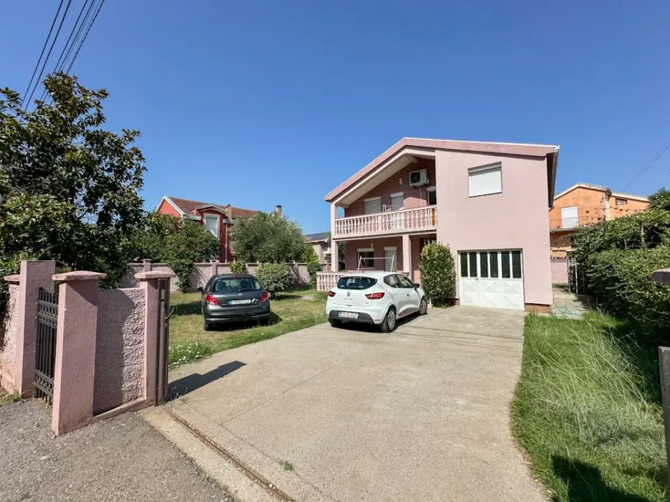 Prodaja, kuća, 200m², Zagorič, Podgorica