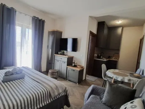 Izdavanje, garsonjera, 25m², Ilino, Bar - image 9