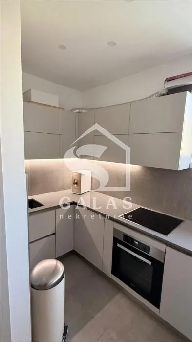 Sale, three bedroom apartment, 78m², Neimar, Vračar Sve Podlokacije