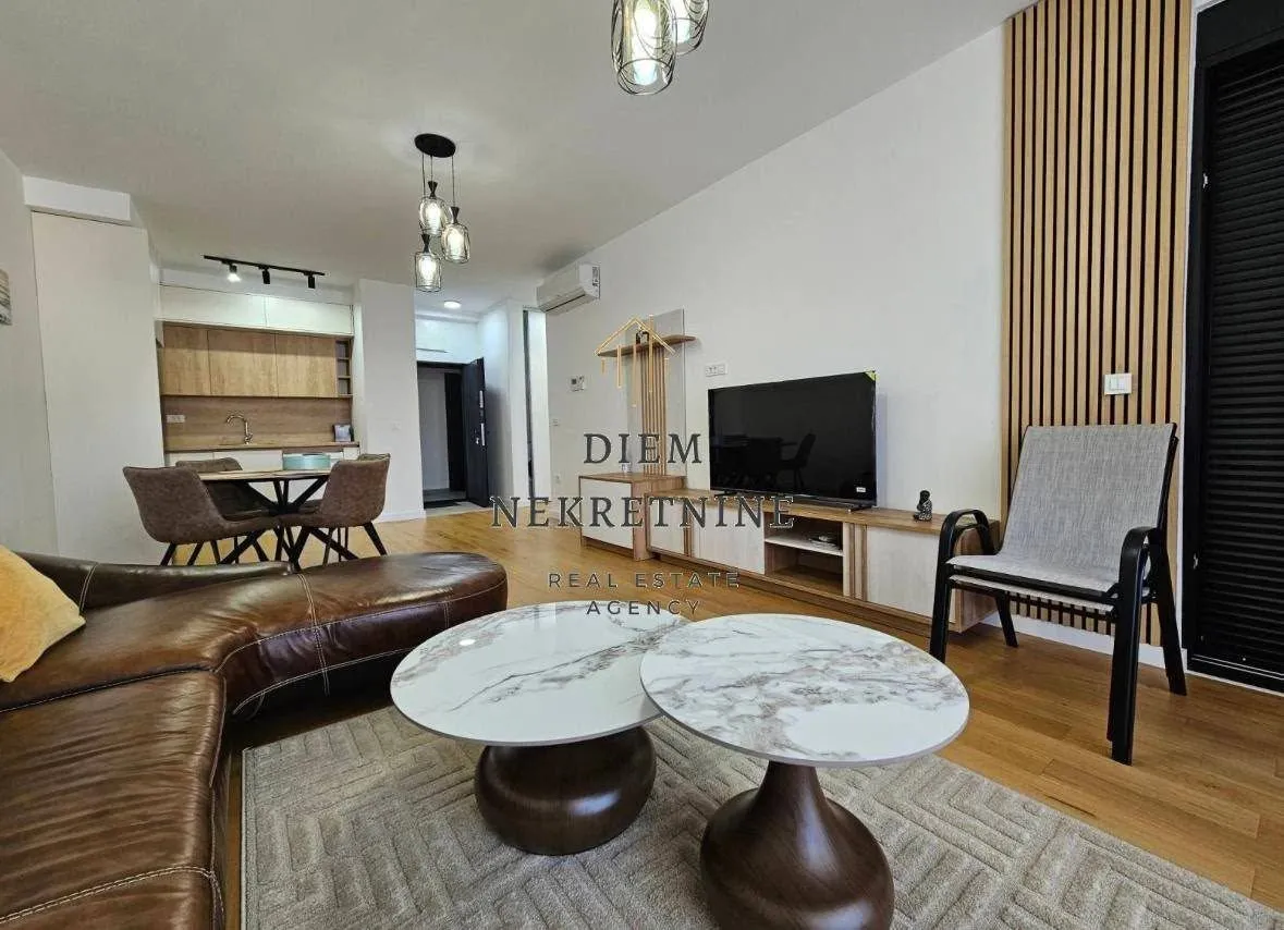 Rent, one bedroom apartment, 70m², Centar, Bar