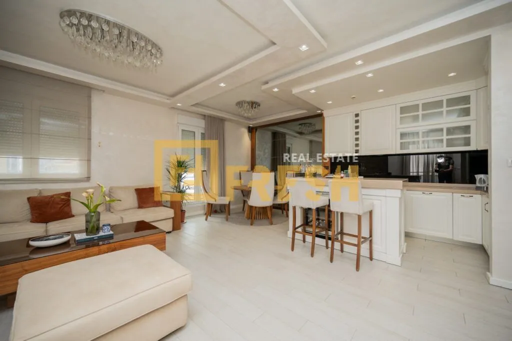 Prodaja, trosoban stan, 180m², City Kvart, Podgorica