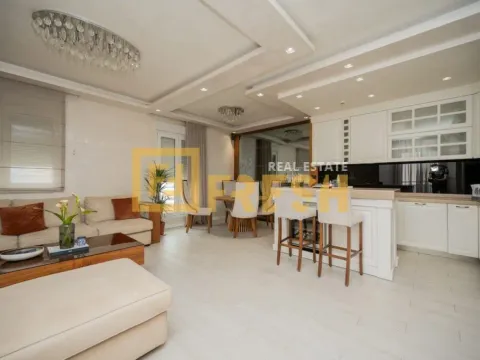 Sale, three bedroom apartment, 180m², City Kvart, Podgorica - image 9