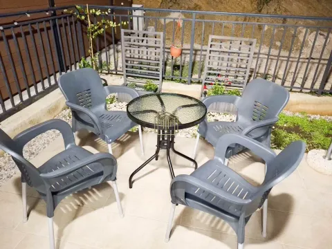 Izdavanje, jednosoban stan, 30m², Sveta Vrača, Kotor - image 9