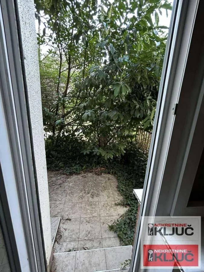 Prodaja, trosoban stan, 75m², Petrovaradin, Novi Sad