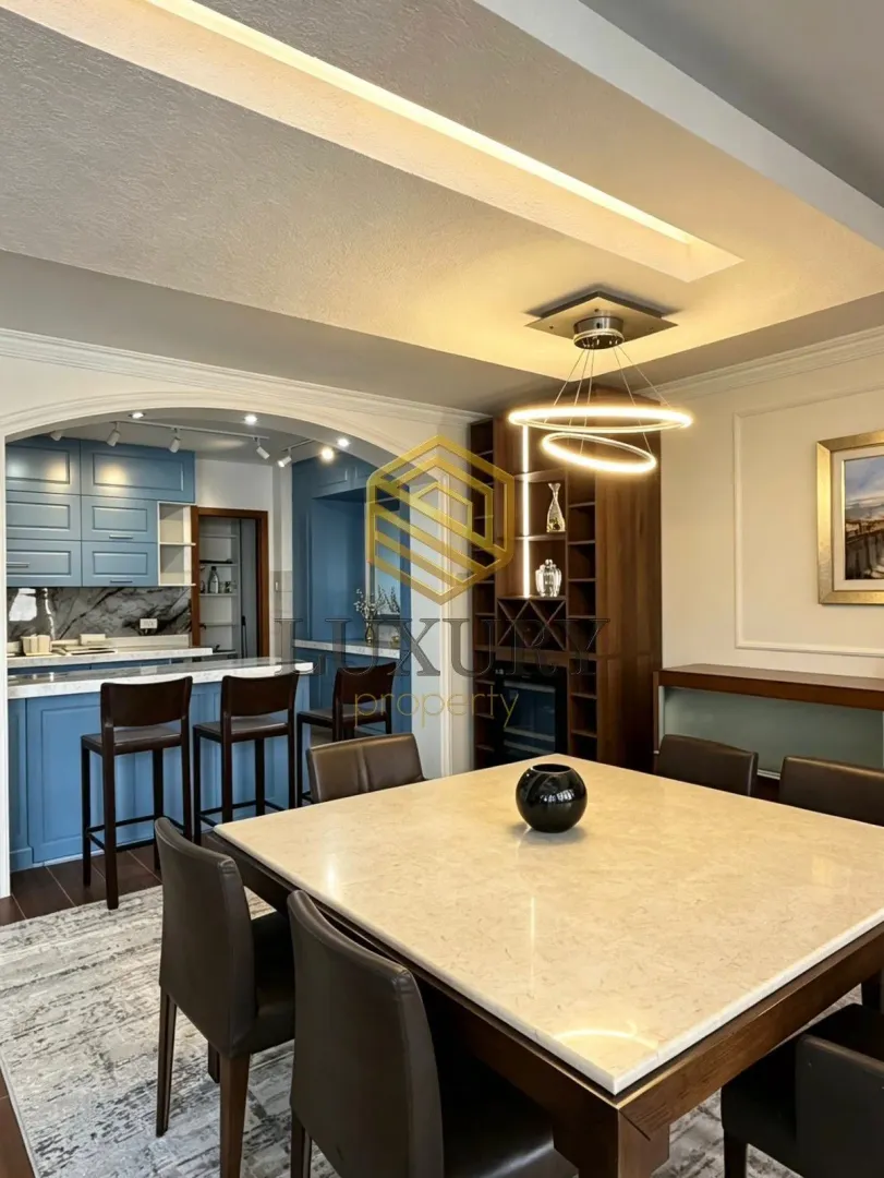 Izdavanje, trosoban stan, 215m², Gorica C, Podgorica