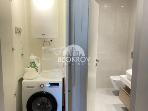 Izdavanje, trosoban stan, 90m², Savski Venac, Beograd - image 15