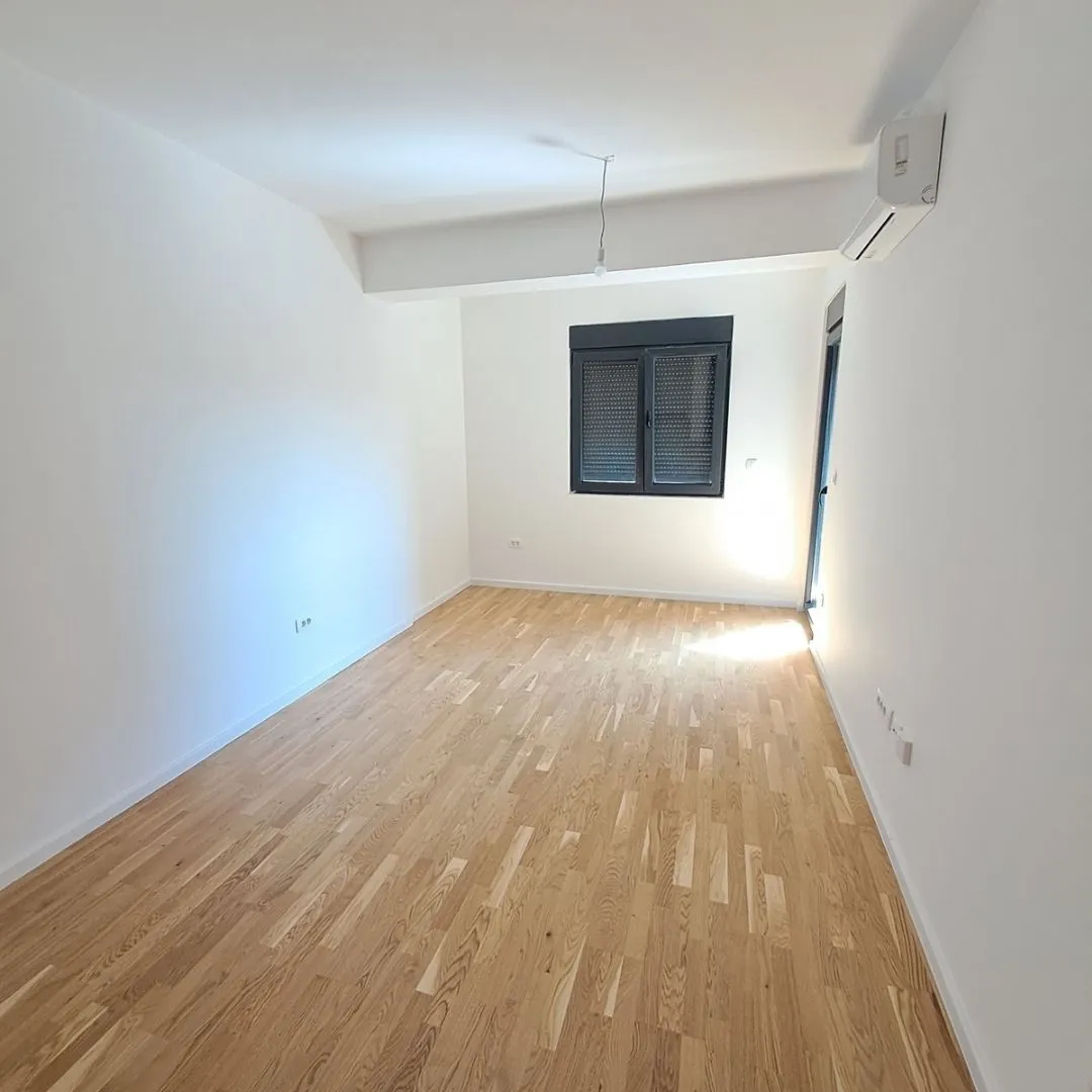 Izdavanje, jednosoban stan, 41m², Stari Aerodrom, Podgorica