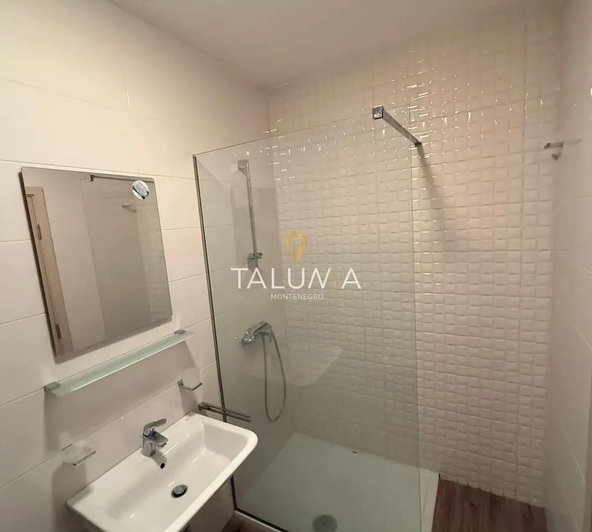 Rent, two bedroom apartment, 70m², City Kvart, Podgorica