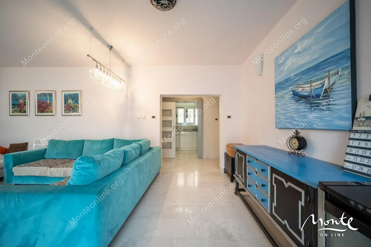 Sale, house, 484m², Stoliv, Kotor