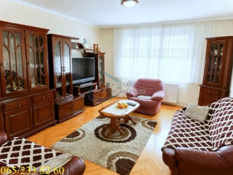 Prodaja, kuća, 190m², Centar, Inđija - image 4