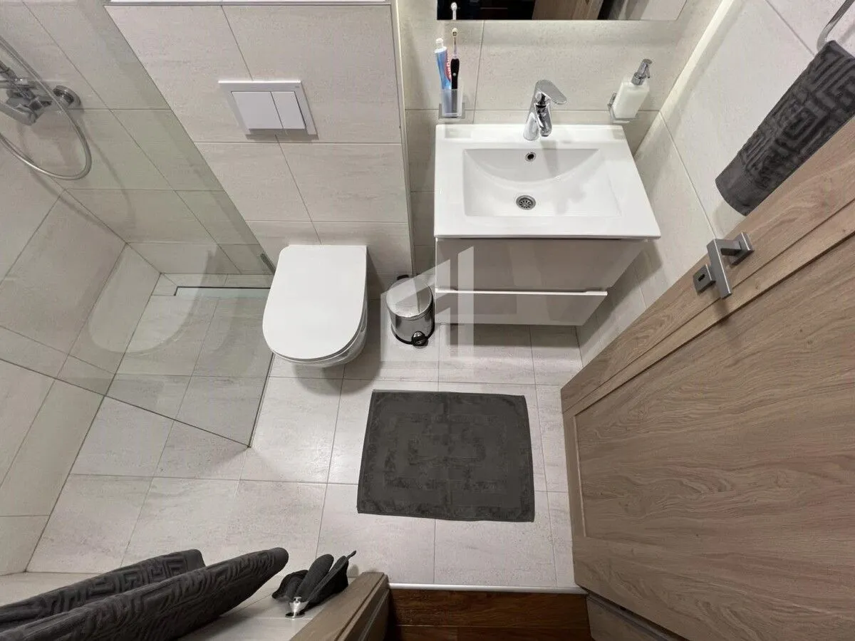 Izdavanje, trosoban stan, 96m², Master Kvart, Podgorica