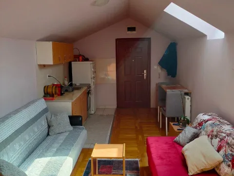 Izdavanje, garsonjera, 24m², Novi Sad Sve Podlokacije, Novi Sad - image 1