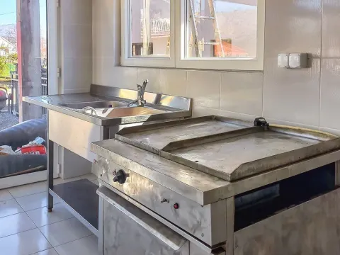 Izdavanje, stan, 140m², Tološi, Podgorica - image 3