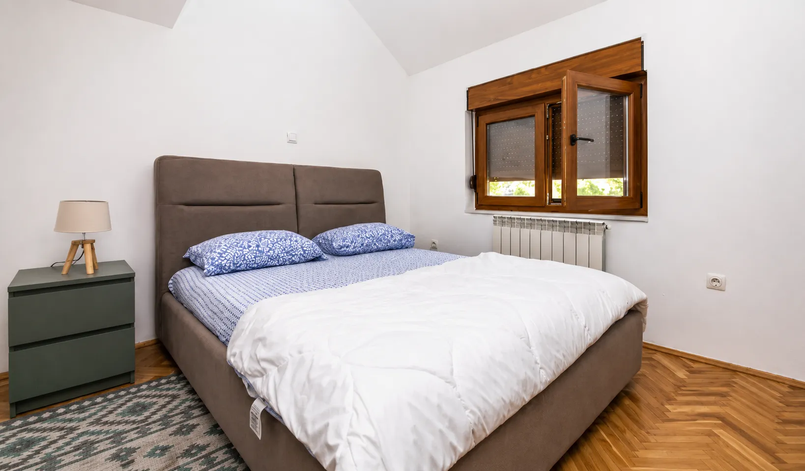 Rent, house, 280m², Gorica C, Podgorica