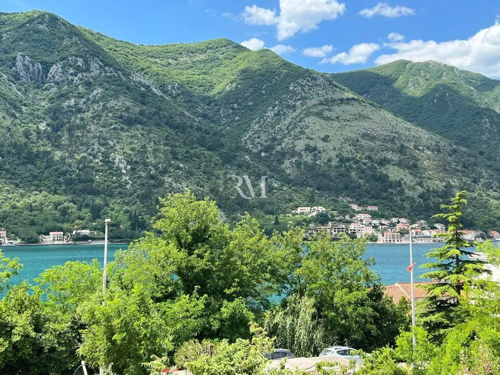 Prodaja, jednosoban stan, 48m², Dobrota, Kotor