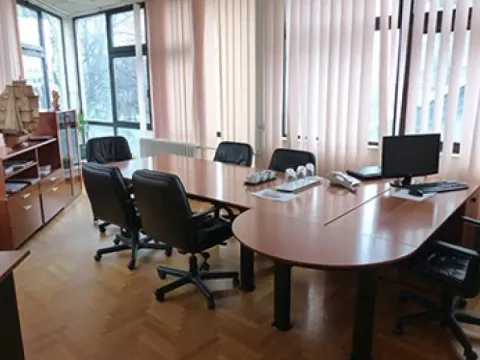 Izdavanje, poslovni prostor, 300m², Čukarica, Beograd