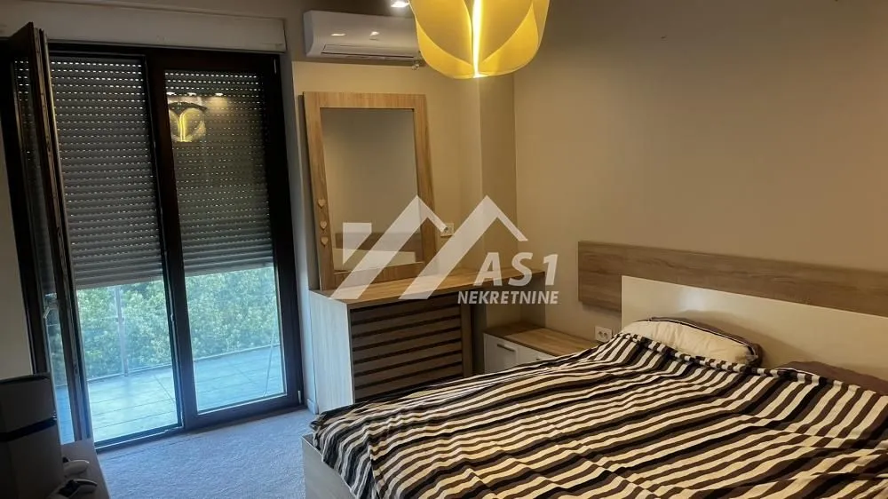 Izdavanje, trosoban stan, 85m², Adamovićevo Naselje, Novi Sad Sve Podlokacije
