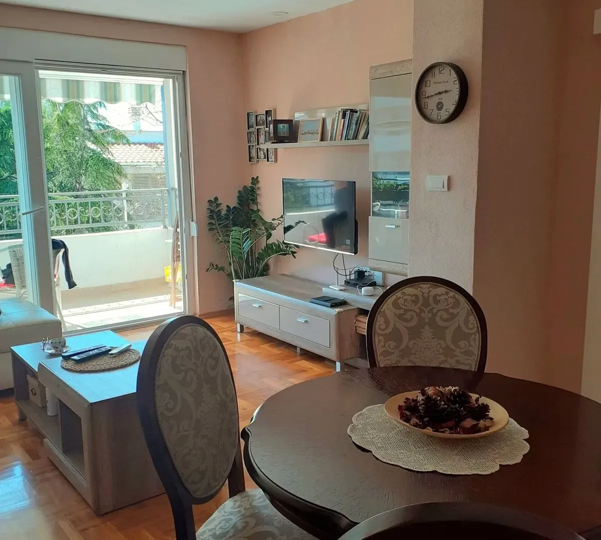 Rent, two bedroom apartment, 60m², Centar, Bar