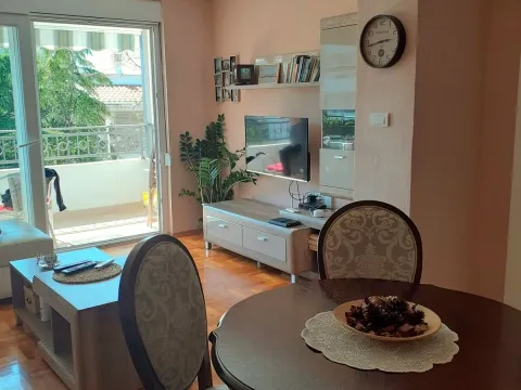 Rent, two bedroom apartment, 60m², Centar, Bar - image 3