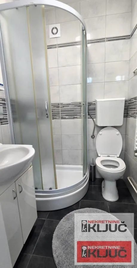 Izdavanje, dvosoban stan, 54m², Rotkvarija, Novi Sad Sve Podlokacije