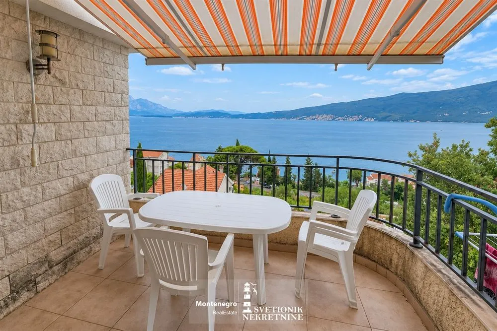 Sale, two bedroom apartment, 65m², Bijela, Herceg Novi