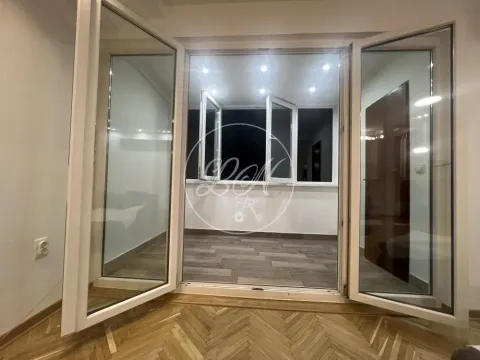 Izdavanje, trosoban stan, 51m², Zemun Centar, Zemun Sve Podlokacije - image 16