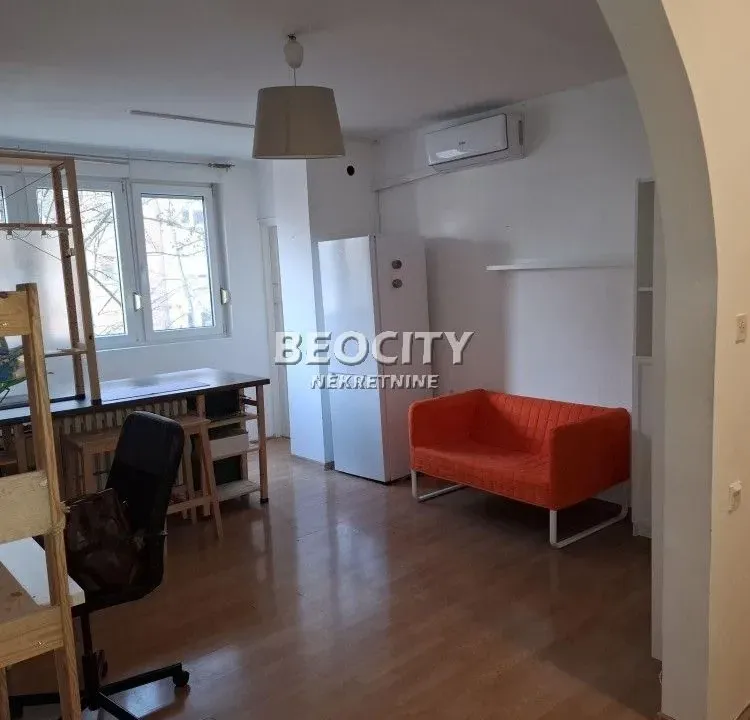 Izdavanje, dvosoban stan, 66m², Centar, Novi Sad
