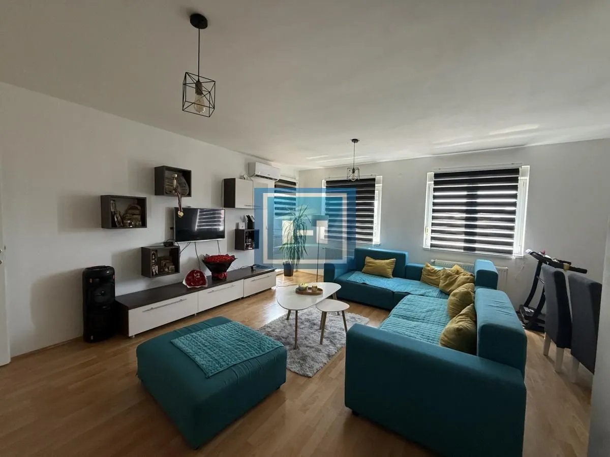 Prodaja, trosoban stan, 79m², Centar, Jagodina
