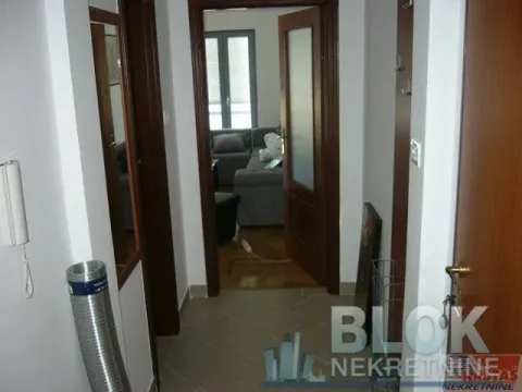 Rent, three bedroom apartment, 85m², Podgorica, Crna Gora - image 8