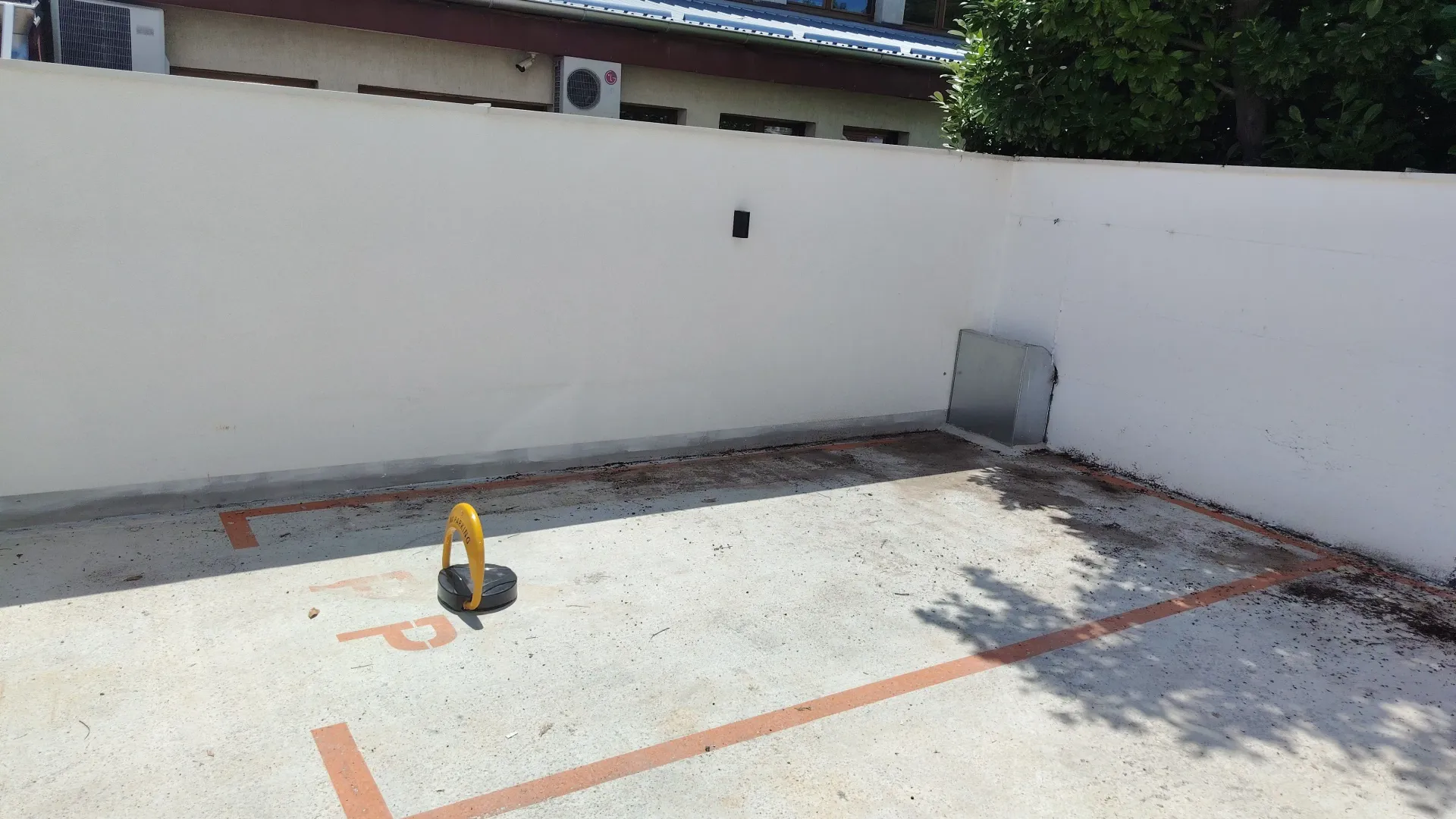 Sale, parking/garage, 15m², Socijalno, Novi Sad Sve Podlokacije