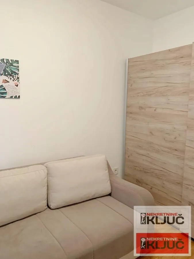 Izdavanje, jednosoban stan, 40m², Adamovićevo Naselje, Novi Sad Sve Podlokacije