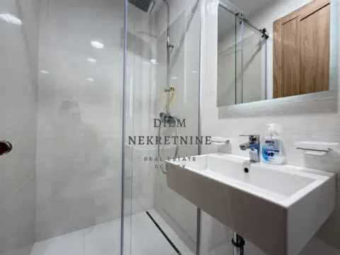 Izdavanje, dvosoban stan, 70m², Master Kvart, Podgorica - image 6