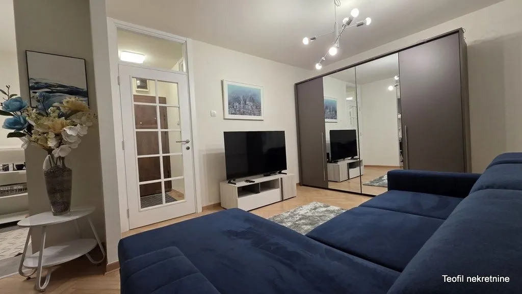 Izdavanje, garsonjera, 31m², Čukarička Padina, Beograd