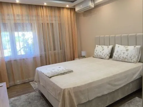 Izdavanje, dvosoban stan, 68m², Centar, Tivat - image 5