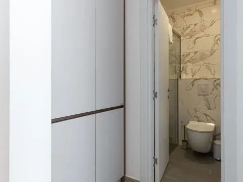 Rent, one bedroom apartment, 44m², Bečići, Budva - image 11