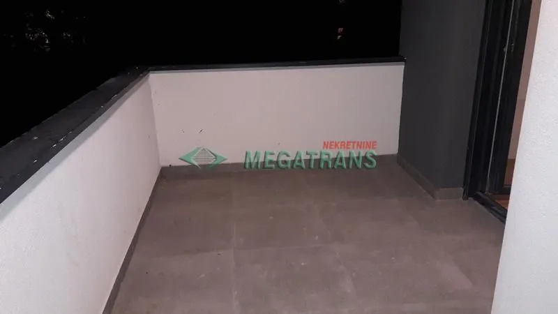 Izdavanje, stan, 143m², Centar, Novi Sad