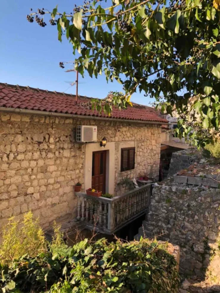 Prodaja, jednosoban stan, 87m², Grad, Kotor