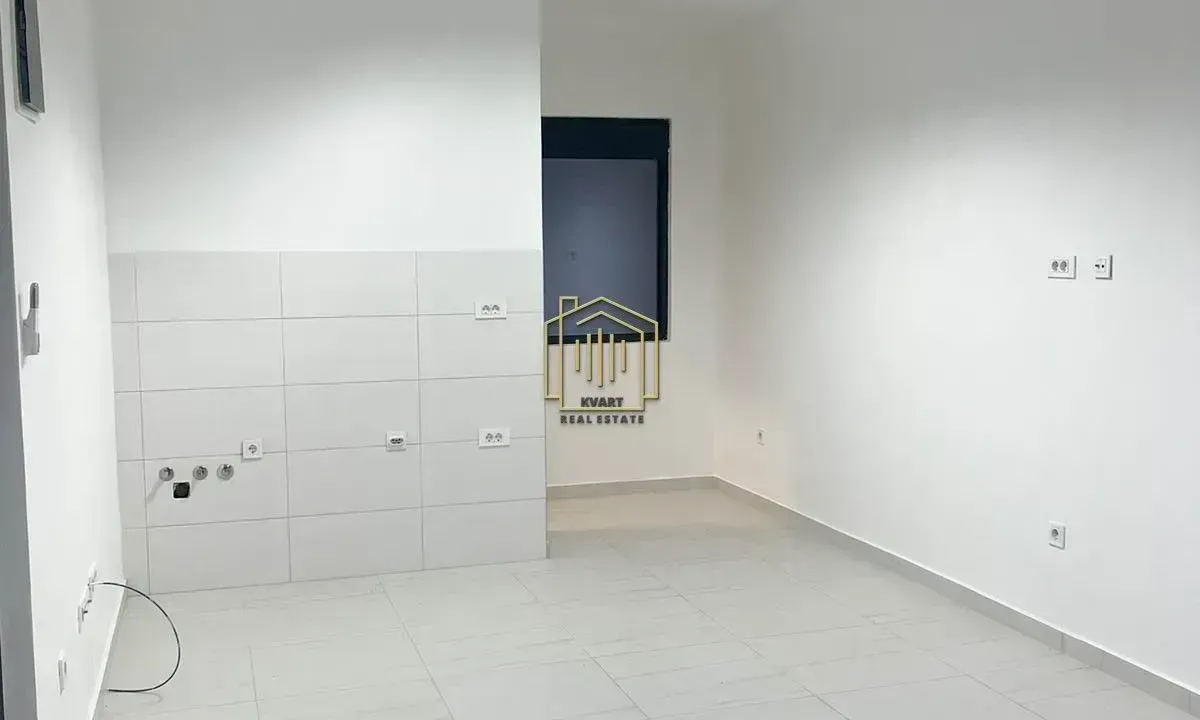 Izdavanje, poslovni prostor, 35m², Murtovina, Podgorica