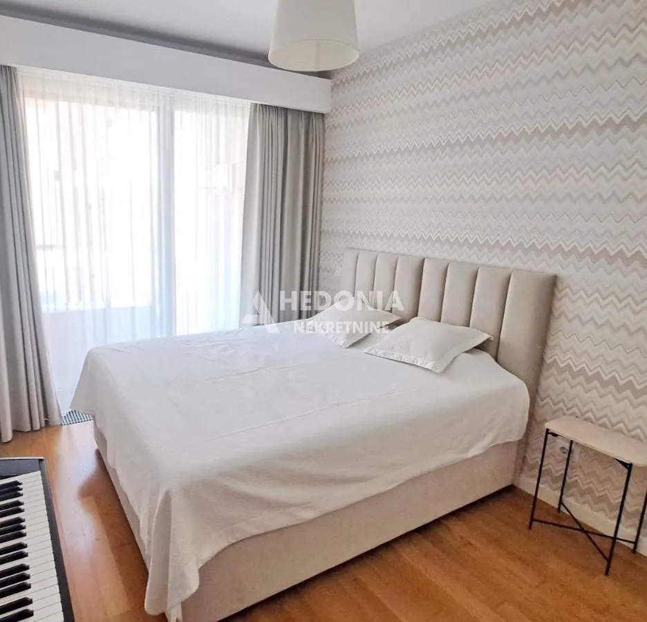 Prodaja, trosoban stan, 83m², Novi Beograd Blok 65, Novi Beograd Sve Podlokacije