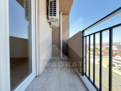 Rent, two bedroom apartment, 65m², Stari Aerodrom, Podgorica - image 11