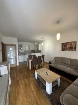 Izdavanje, dvosoban stan, 80m², City Kvart, Podgorica - image 10