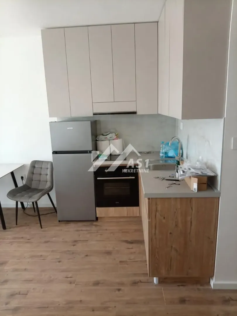 Izdavanje, dvosoban stan, 50m², Veternik, Novi Sad Sve Podlokacije