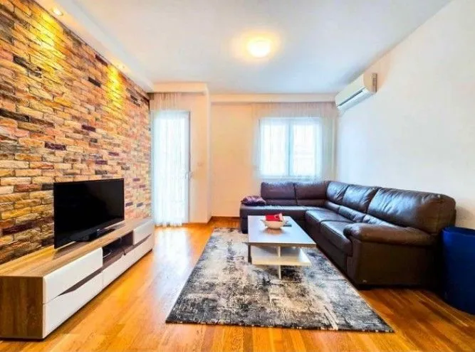 Izdavanje, jednosoban stan, 43m², City Kvart, Podgorica