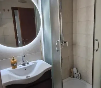 Izdavanje, dvosoban stan, 80m², Tivat, Crna Gora - image 10