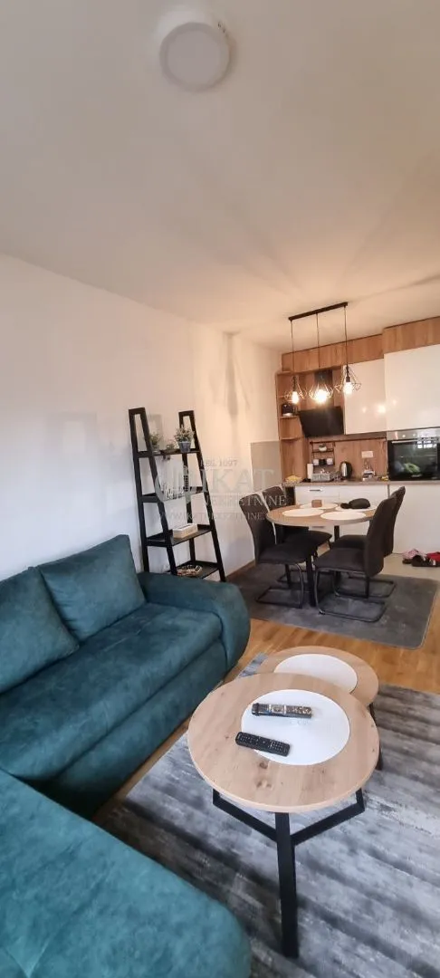 Prodaja, jednosoban stan, 38m², 25. Maj, Zlatibor