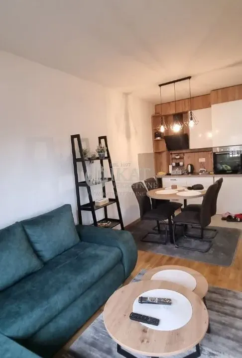 Prodaja, jednosoban stan, 38m², 25. Maj, Zlatibor