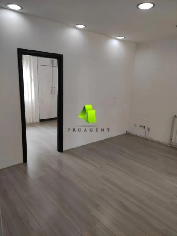 Rent, office space, 44m², Medijana, Niš