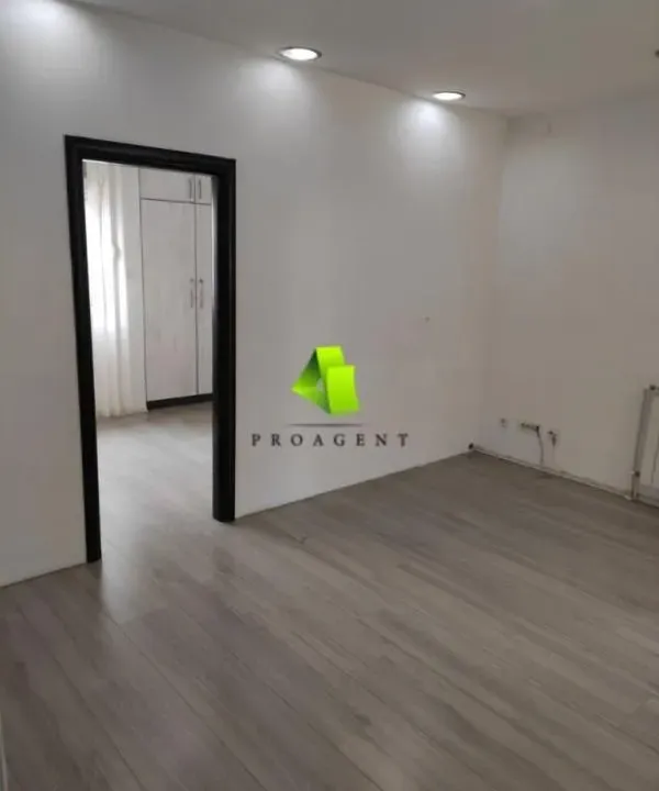 Rent, office space, 44m², Medijana, Niš