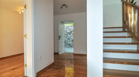 Prodaja, kuća, 320m², Dražin Vrt, Kotor - image 15